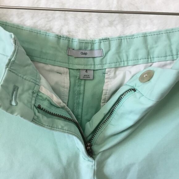 Gap Light Green Shorts - Picture 2 of 6